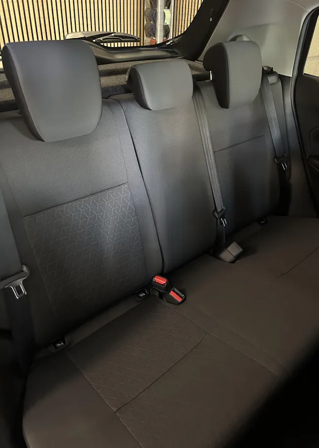 Suzuki Swift 1.2 Sakura Hybrid