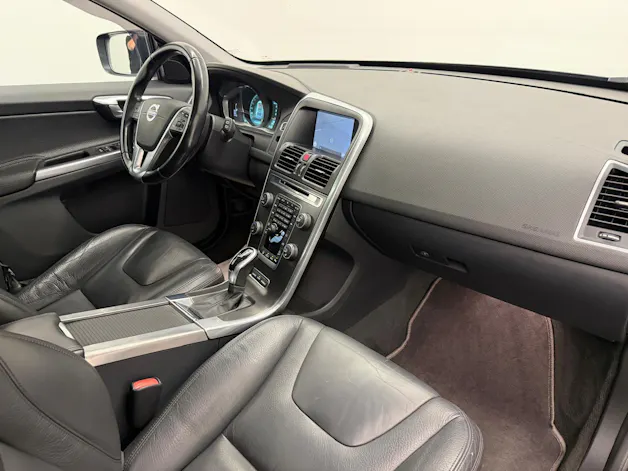 VOLVO XC60 2.4 D5 Summum AWD