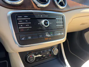 MERCEDES-BENZ GLA 250 Urban 4Matic