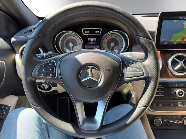 MERCEDES-BENZ GLA 250 Urban 4Matic