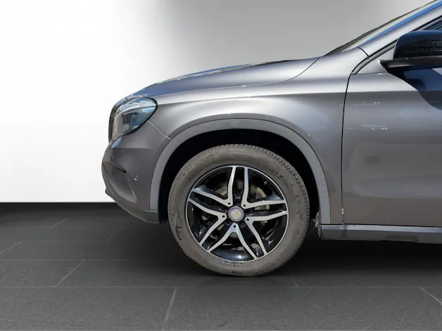 MERCEDES-BENZ GLA 250 Urban 4Matic
