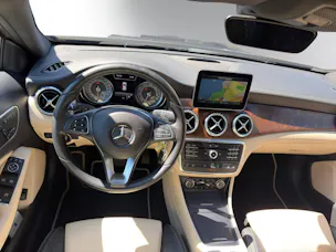 MERCEDES-BENZ GLA 250 Urban 4Matic