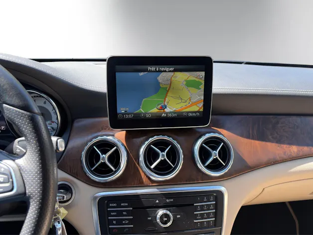 MERCEDES-BENZ GLA 250 Urban 4Matic