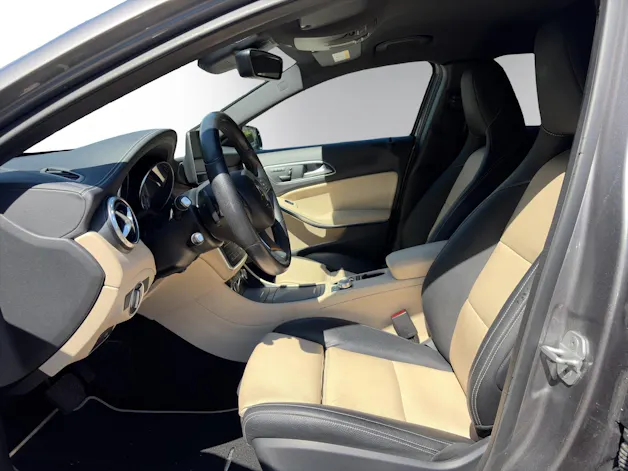 MERCEDES-BENZ GLA 250 Urban 4Matic