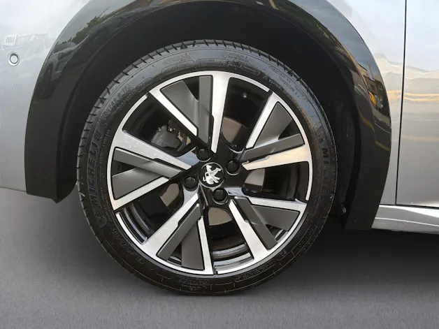 PEUGEOT 208 1.2 PureTech GT EAT8