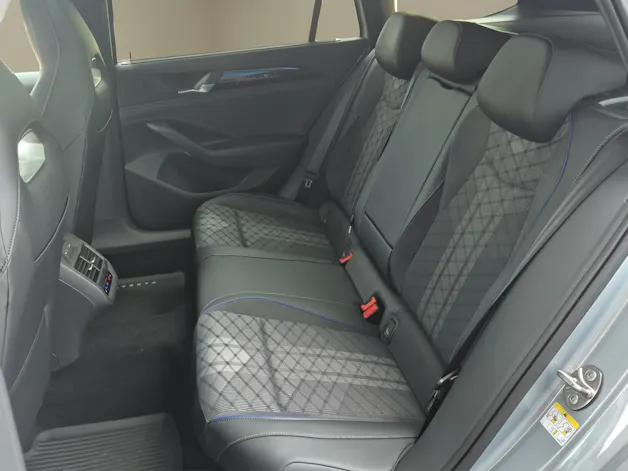 VW Passat Variant 1.5 TSI evo2 Plug-In- Hybrid R-Line DSG