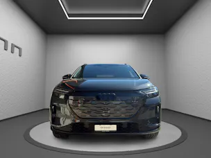 AUDI Q4 e-tron SUV quattro performance