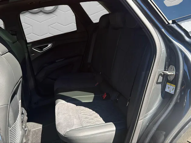 AUDI Q4 e-tron SUV quattro performance