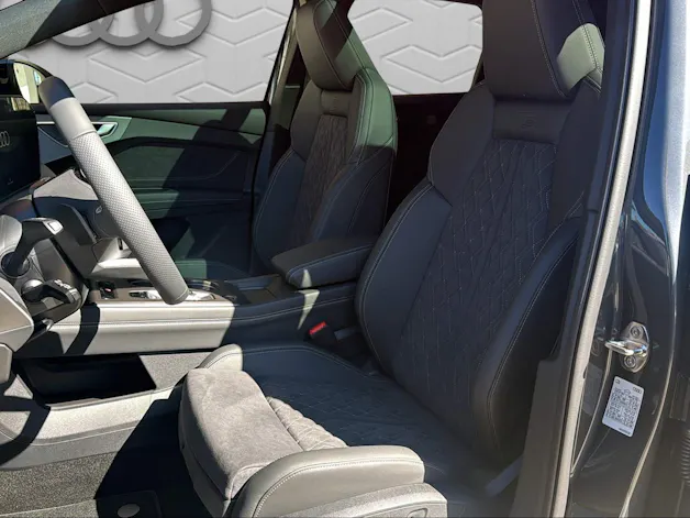 AUDI Q4 e-tron SUV quattro performance
