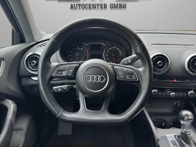 AUDI A3 Sportback 40 TFSI Sport Attraction quattro S-tronic
