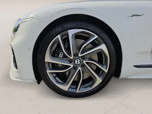 BENTLEY Continental GT Speed V8 PHEV 782 PS/ 1.9% Leasing möglich.