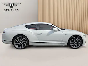 BENTLEY Continental GT Speed V8 PHEV 782 PS/ 1.9% Leasing möglich.