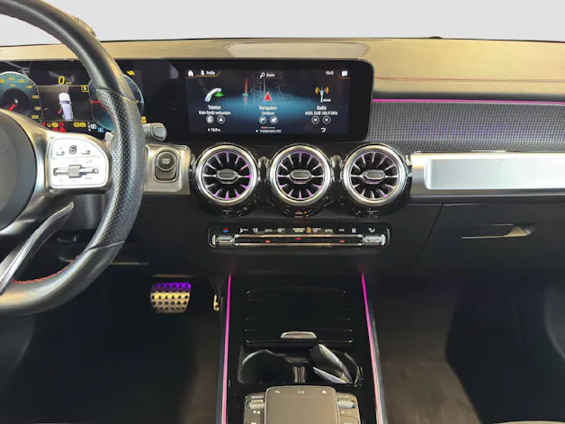 MERCEDES-BENZ EQB 300 AMG Line 4MATIC