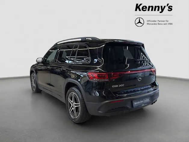 MERCEDES-BENZ EQB 300 AMG Line 4MATIC