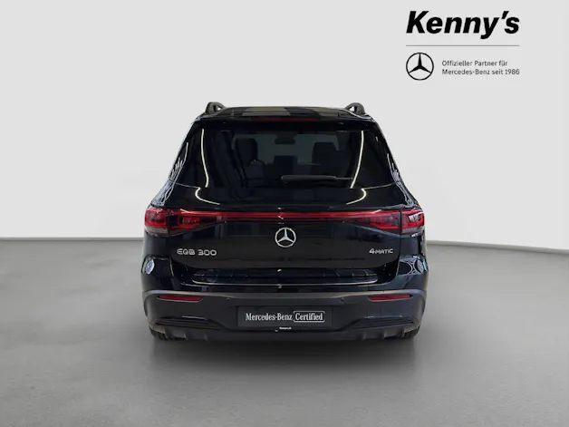 MERCEDES-BENZ EQB 300 AMG Line 4MATIC