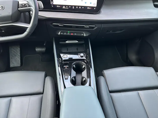 AUDI Q3 SUV e-hybrid 200 kW S tronig