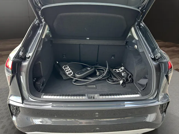 AUDI Q3 SUV e-hybrid 200 kW S tronig