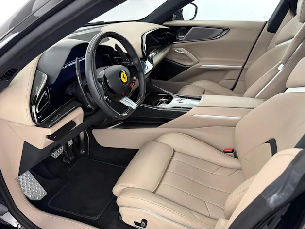 FERRARI Purosangue 6.5 V12