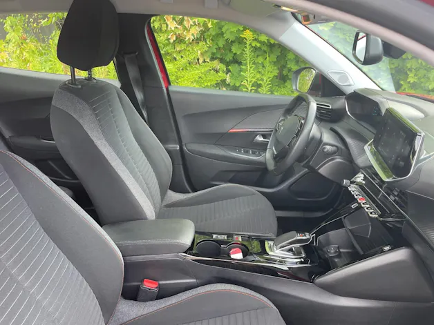 PEUGEOT 2008 e Active