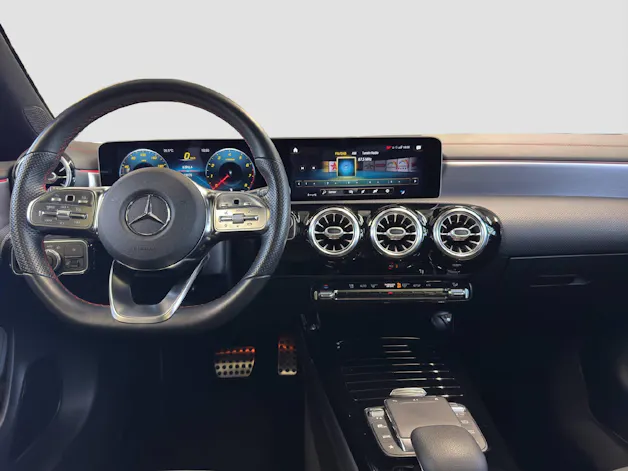 MERCEDES-BENZ CLA 220 AMG Line 4MATIC