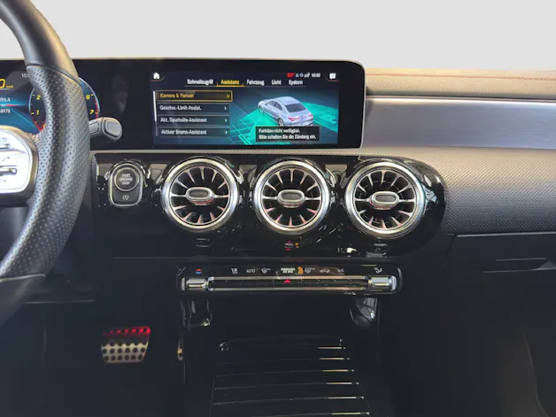 MERCEDES-BENZ CLA 220 AMG Line 4MATIC