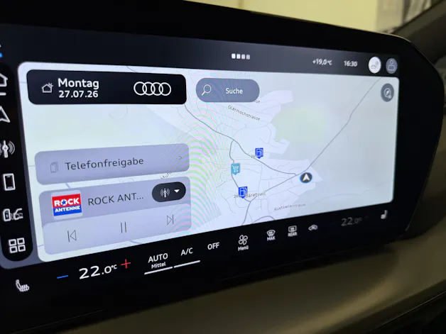 AUDI Q4 e-tron SUV quattro performance Swiss Ski