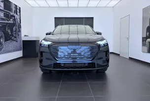 AUDI Q4 e-tron SUV quattro performance Swiss Ski