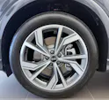 AUDI Q4 e-tron SUV quattro performance Swiss Ski