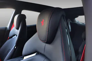 FERRARI Purosangue 6.5 V12