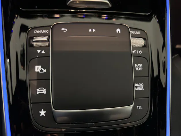 MERCEDES-BENZ GLA 250e AMG Line 8G-DCT