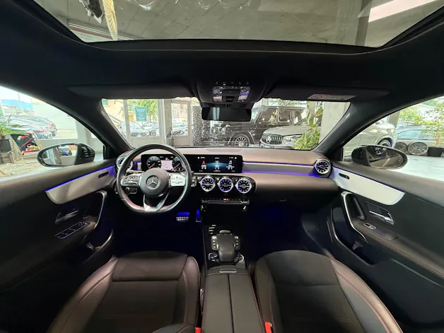 MERCEDES-BENZ A 180 d AMG Line 8G-DCT