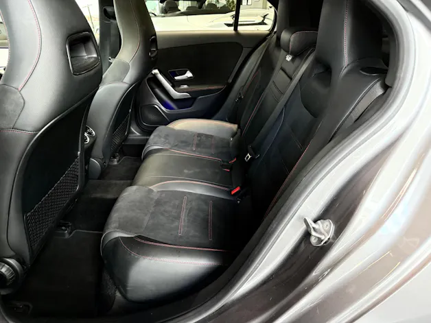 MERCEDES-BENZ A 180 d AMG Line 8G-DCT