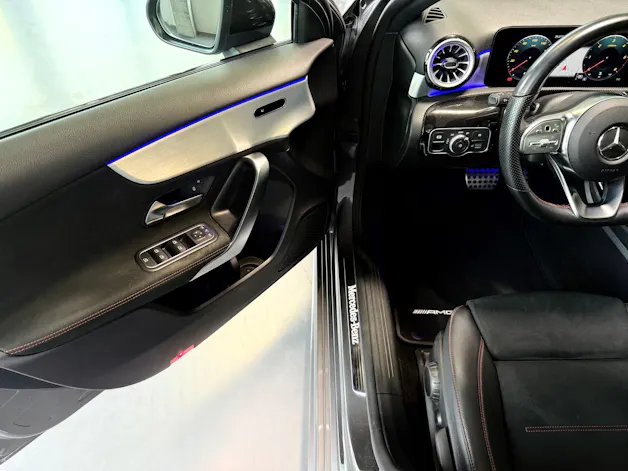 MERCEDES-BENZ A 180 d AMG Line 8G-DCT