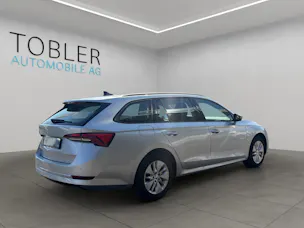 SKODA Octavia Combi 2.0 TDI DSG Ambition