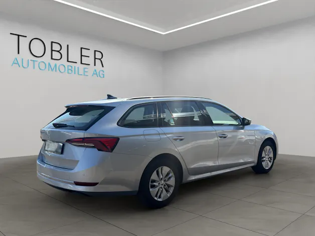 SKODA Octavia Combi 2.0 TDI DSG Ambition