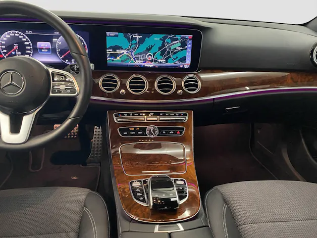 MERCEDES-BENZ E 200 Avantgarde 4MATIC