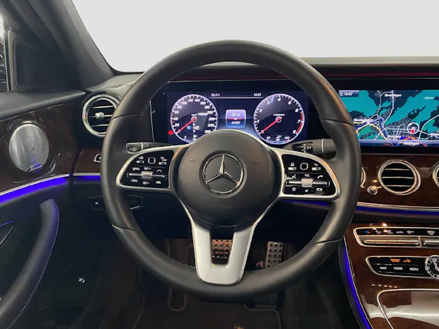 MERCEDES-BENZ E 200 Avantgarde 4MATIC