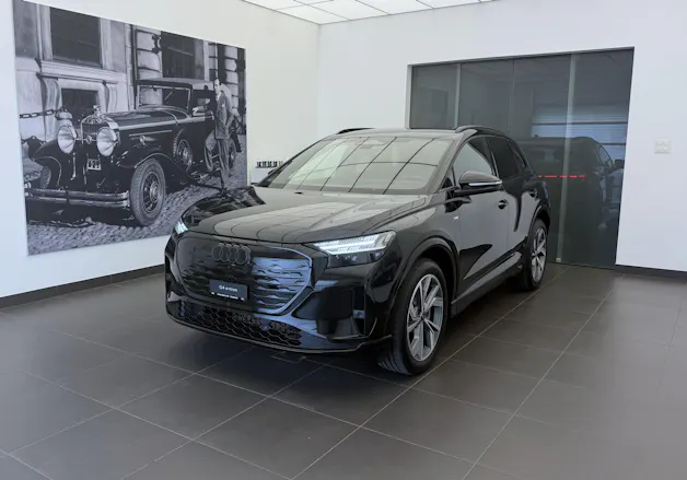 AUDI Q4 e-tron SUV quattro performance Swiss Ski