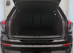 AUDI Q4 e-tron SUV quattro performance Swiss Ski