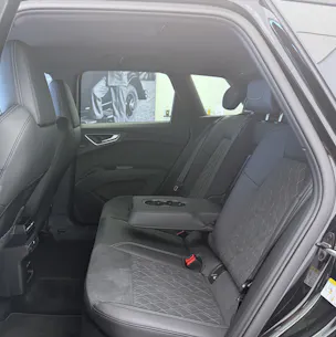 AUDI Q4 e-tron SUV quattro performance Swiss Ski