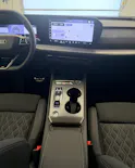 AUDI Q4 e-tron SUV quattro performance Swiss Ski