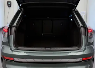 AUDI Q4 e-tron SUV quattro performance Swiss Ski