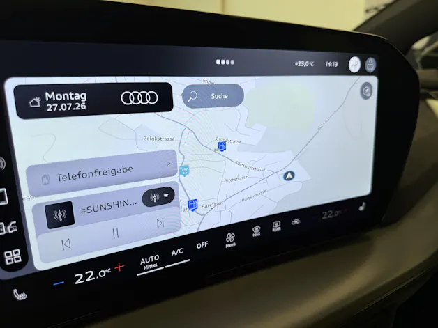 AUDI Q4 e-tron SUV quattro performance Swiss Ski