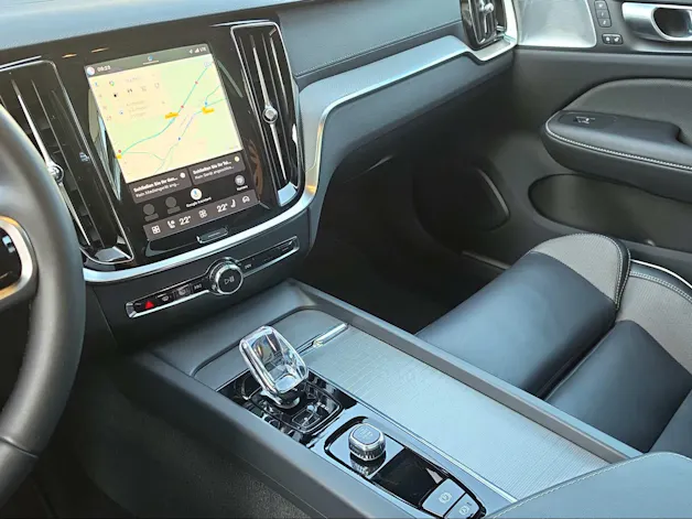 VOLVO V60 2.0 B4 Ultimate Dark