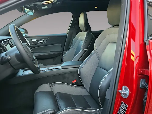 VOLVO V60 2.0 B4 Ultimate Dark