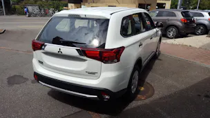 Mitsubishi Outlander 2.0 Helvetia MT