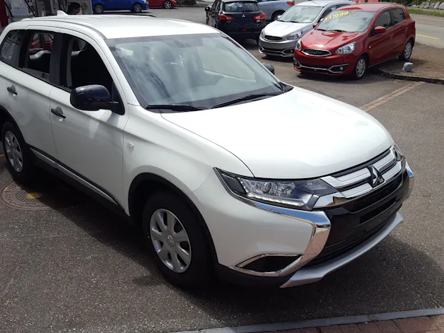 Mitsubishi Outlander 2.0 Helvetia MT