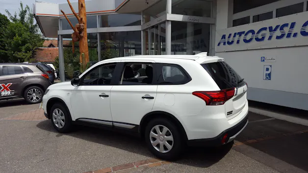 Mitsubishi Outlander 2.0 Helvetia MT