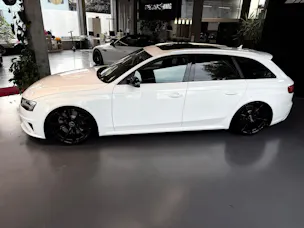 AUDI RS4 Avant 4.2 FSI V8 quattro S-tronic