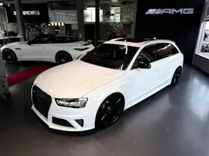 AUDI RS4 Avant 4.2 FSI V8 quattro S-tronic